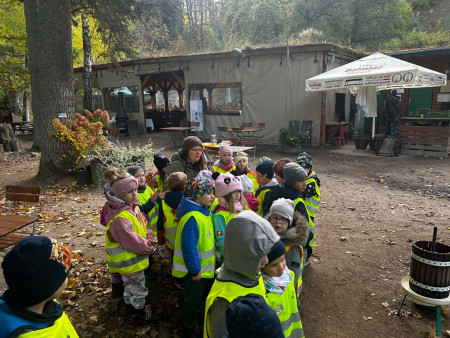 Krásný výlet do botanické zahrady a výroba moštu